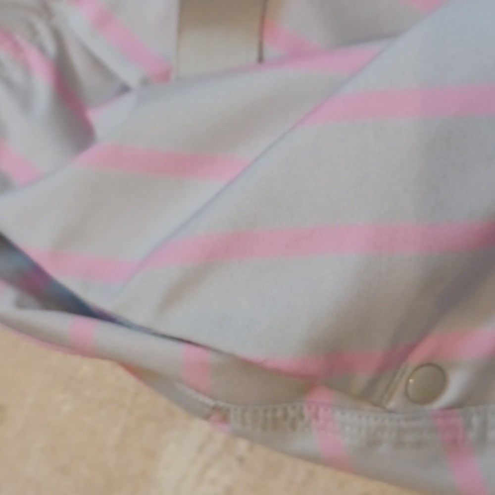 Lululemon Gray/Pink Striped Drawstring Cuffed Shorts - Picture 4 of 9